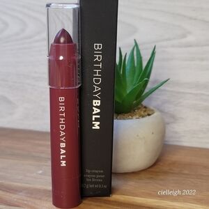 Avon Birthday Balm Lip Crayon - Fine Wine